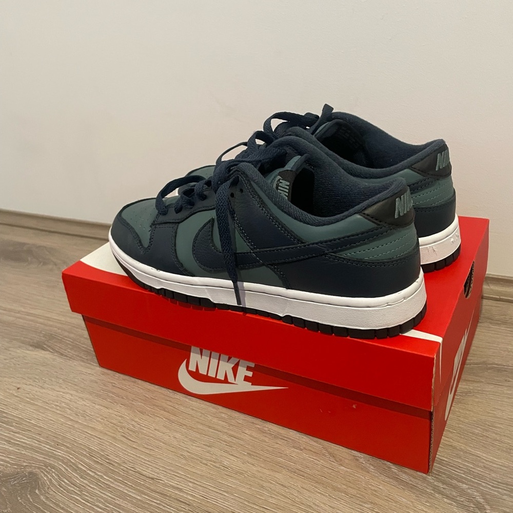 NIKE DUNK LOW RETRO ARMORY NAVY SIZE 9MENS - Picture 12 of 12